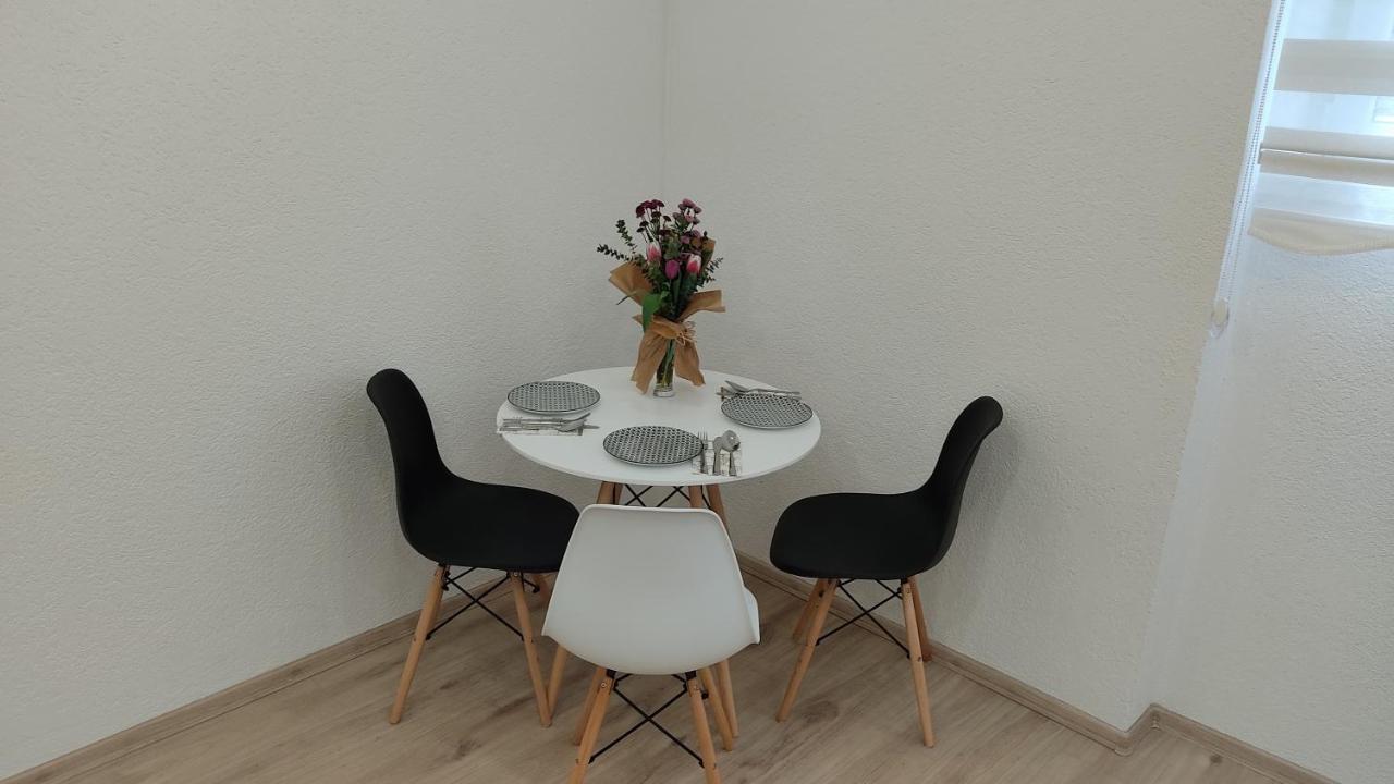 סראייבו Studio Apartment - A Bit Of Joy מראה חיצוני תמונה